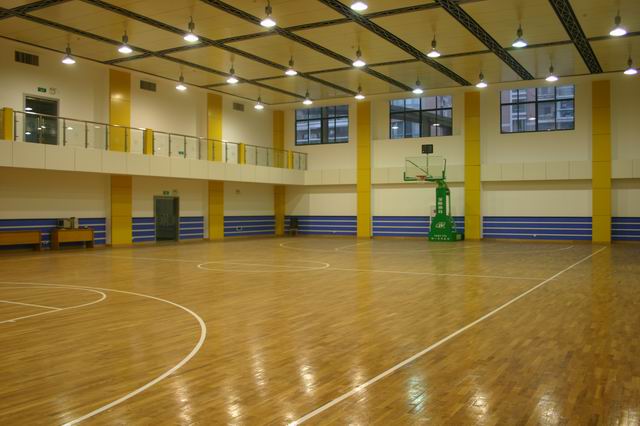 英仑篮球馆地板
